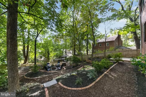 Exterior - 302 Penwood Rd, Silver Spring, MD 20901 photo 11 of 12