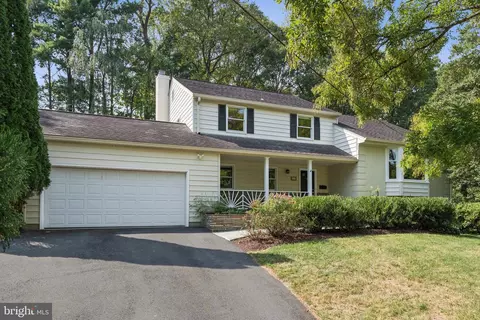 8510 Howell Rd, Bethesda, MD 20817