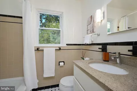 302 Windsor St, Silver Spring, MD 20910 photo 27