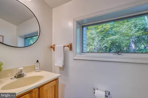302 Windsor St, Silver Spring, MD 20910 photo 17