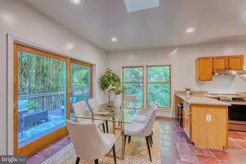 302 Windsor St, Silver Spring, MD 20910 photo 8