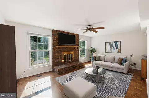 14009 Burning Bush Ln, Silver Spring, MD 20906 photo 5