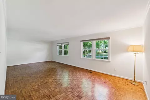 14009 Burning Bush Ln, Silver Spring, MD 20906 photo 4