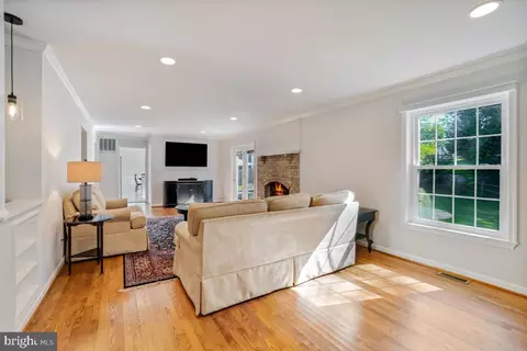 Living - 14701 Native Dancer Rd, North Potomac, MD 20878 photo 1 of 2