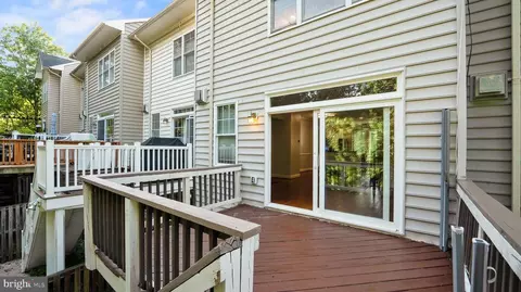 Exterior - 709 Glouster Knoll Dr, Silver Spring, MD 20901 photo 3 of 4