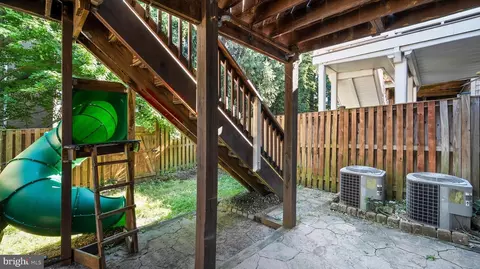 Exterior - 709 Glouster Knoll Dr, Silver Spring, MD 20901 photo 4 of 4