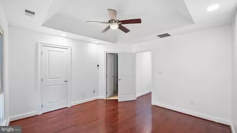 Entry Way - 709 Glouster Knoll Dr, Silver Spring, MD 20901 photo 4 of 9
