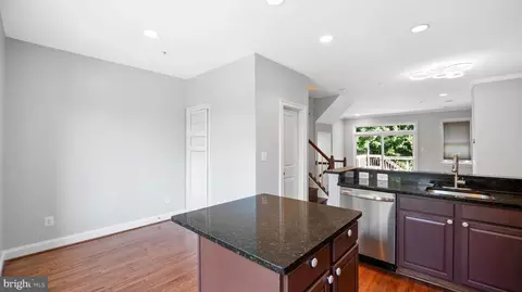 Entry Way - 709 Glouster Knoll Dr, Silver Spring, MD 20901 photo 3 of 9
