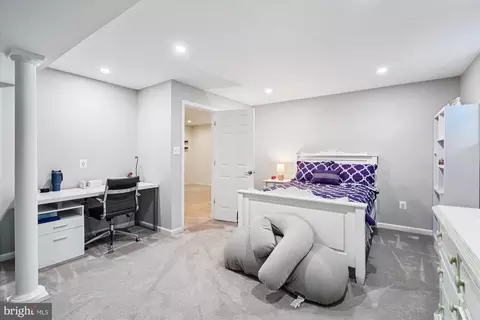 Bedroom - 18526 Rushbrooke Dr, Olney, MD 20832 photo 10 of 11