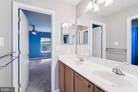 Bath - 18526 Rushbrooke Dr, Olney, MD 20832 photo 4 of 8