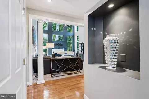 Entry Way - 18526 Rushbrooke Dr, Olney, MD 20832 photo 11 of 12