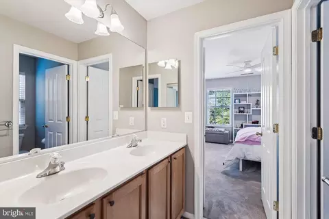 Entry Way - 18526 Rushbrooke Dr, Olney, MD 20832 photo 5 of 12