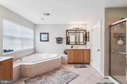 Bath - 18526 Rushbrooke Dr, Olney, MD 20832 photo 2 of 8