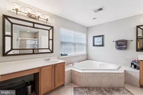 Bath - 18526 Rushbrooke Dr, Olney, MD 20832 photo 3 of 8