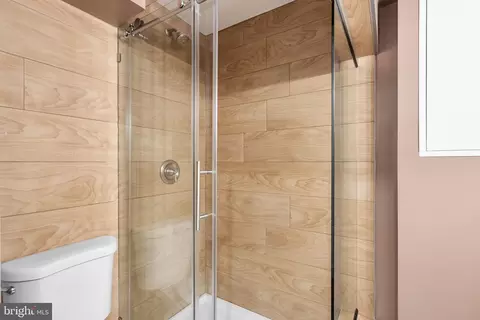 Bath - 9907 Big Rock Rd, Silver Spring, MD 20901 photo 3 of 3