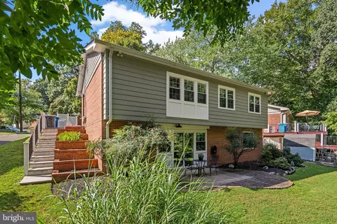 Exterior - 9907 Big Rock Rd, Silver Spring, MD 20901 photo 3 of 4