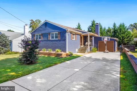 4507 Clearbrook Ln, Kensington, MD 20895