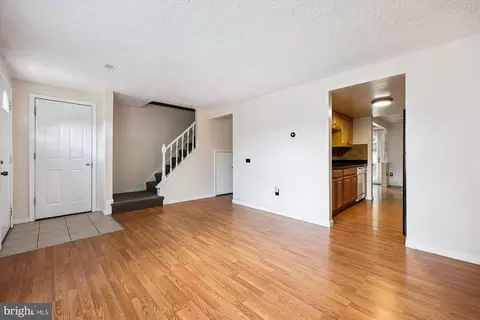 11116 Cedarbluff Ln, Germantown, MD 20876