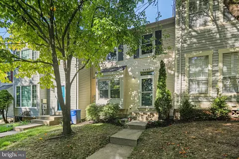9565 White Pillar Ter, Gaithersburg, MD 20882