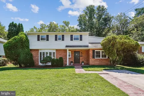 6224 Rockhurst Rd, Bethesda, MD 20817