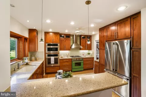 Kitchen - 418 Neale Ct, Silver Spring, MD 20901 photo 2 of 5