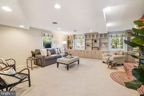 Living - 418 Neale Ct, Silver Spring, MD 20901 photo 4 of 4