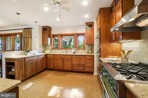 Kitchen - 418 Neale Ct, Silver Spring, MD 20901 photo 1 of 5