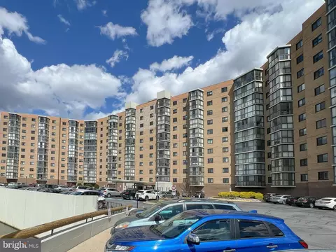 3330 N Leisure World Blvd #5-1012, Silver Spring, MD 20906