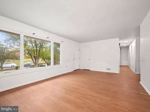 Living - 3025 Red Lion Ln, Silver Spring, MD 20904 photo 4 of 7