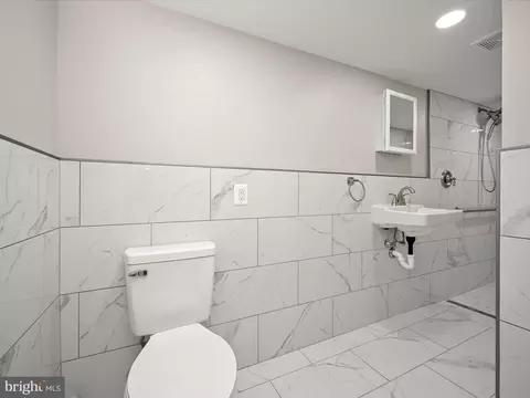 Bath - 3025 Red Lion Ln, Silver Spring, MD 20904 photo 4 of 4
