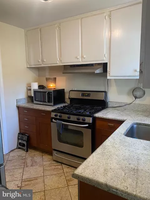 10608 Dunkirk Dr, Silver Spring, MD 20902 photo 2