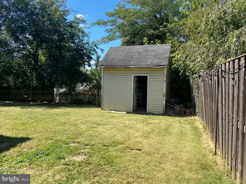 10608 Dunkirk Dr, Silver Spring, MD 20902 photo 4