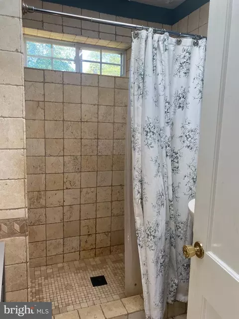 10608 Dunkirk Dr, Silver Spring, MD 20902 photo 3