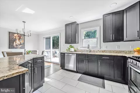 9805 Gardiner Ave, Silver Spring, MD 20902 photo 10