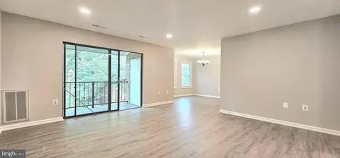 818 Quince Orchard Blvd #202, Gaithersburg, MD 20878