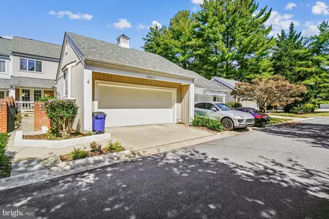 20633 Highland Hall Dr, Gaithersburg, MD 20886