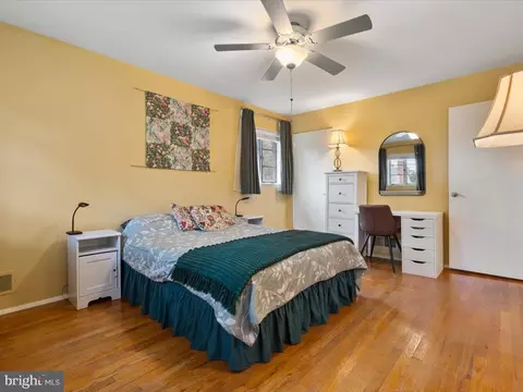 Bedroom - 2005 Cascade Rd, Silver Spring, MD 20902 photo 3 of 5