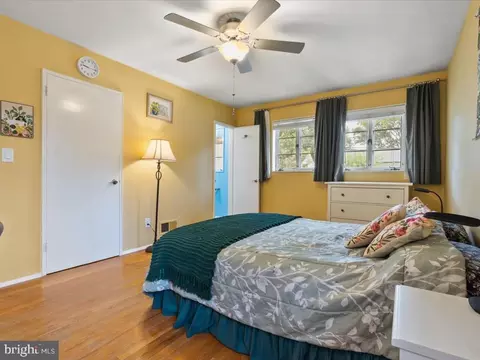 Bedroom - 2005 Cascade Rd, Silver Spring, MD 20902 photo 4 of 5