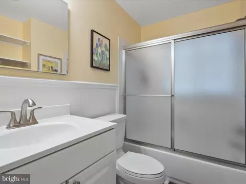 Bath - 2005 Cascade Rd, Silver Spring, MD 20902 photo 2 of 2