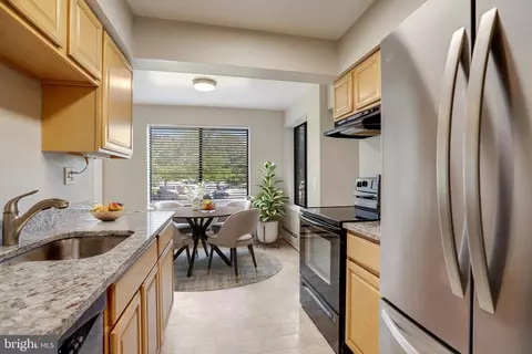 Kitchen - 15311 Pine Orchard Dr #87-2G, Silver Spring, MD 20906 photo 1 of 7