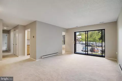 Living - 15311 Pine Orchard Dr #87-2G, Silver Spring, MD 20906 photo 3 of 10