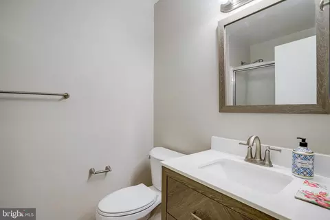 Bath - 15311 Pine Orchard Dr #87-2G, Silver Spring, MD 20906 photo 1 of 1