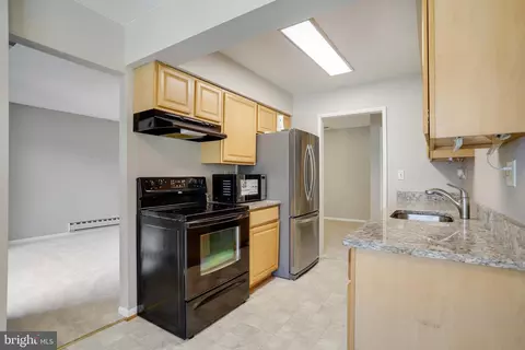 Kitchen - 15311 Pine Orchard Dr #87-2G, Silver Spring, MD 20906 photo 6 of 7