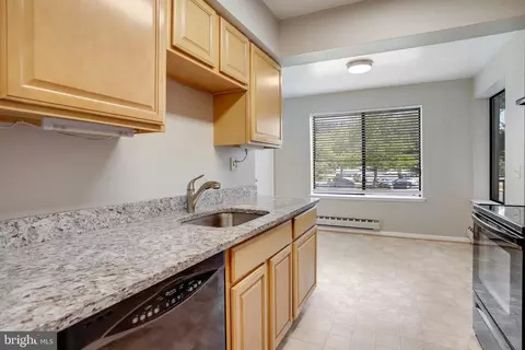 Kitchen - 15311 Pine Orchard Dr #87-2G, Silver Spring, MD 20906 photo 2 of 7