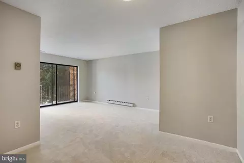 Living - 15311 Pine Orchard Dr #87-2G, Silver Spring, MD 20906 photo 8 of 10