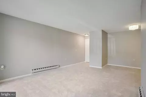 Living - 15311 Pine Orchard Dr #87-2G, Silver Spring, MD 20906 photo 6 of 10