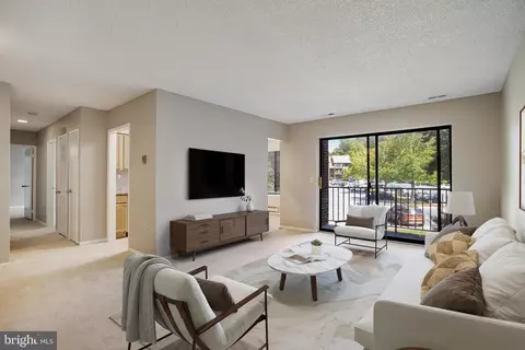 Living - 15311 Pine Orchard Dr #87-2G, Silver Spring, MD 20906 photo 2 of 10