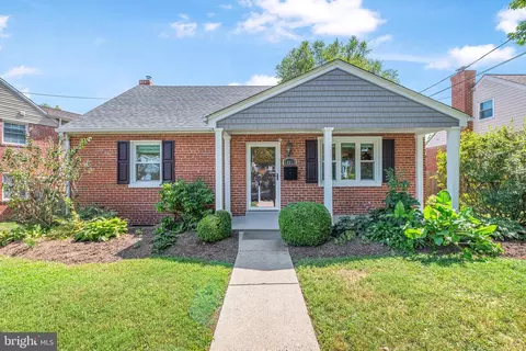 10013 Forest Grove Dr, Silver Spring, MD 20902