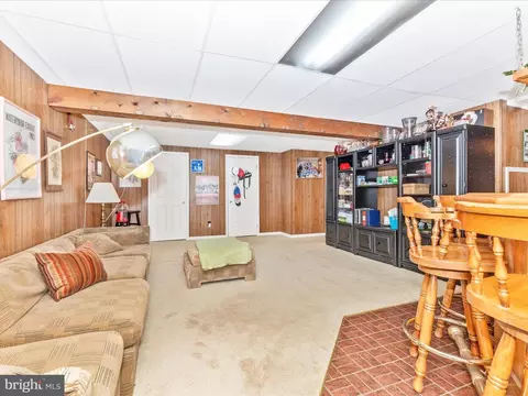 Living - 14320 Fairdale Rd, Silver Spring, MD 20905 photo 9 of 10