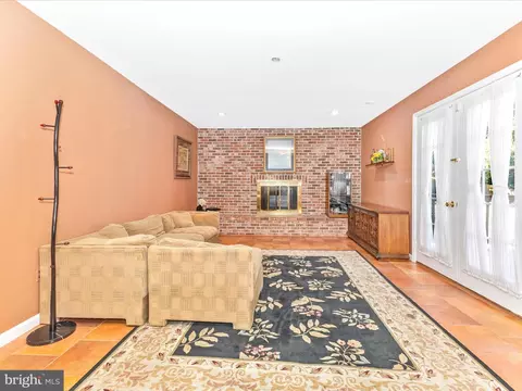 Living - 14320 Fairdale Rd, Silver Spring, MD 20905 photo 6 of 10